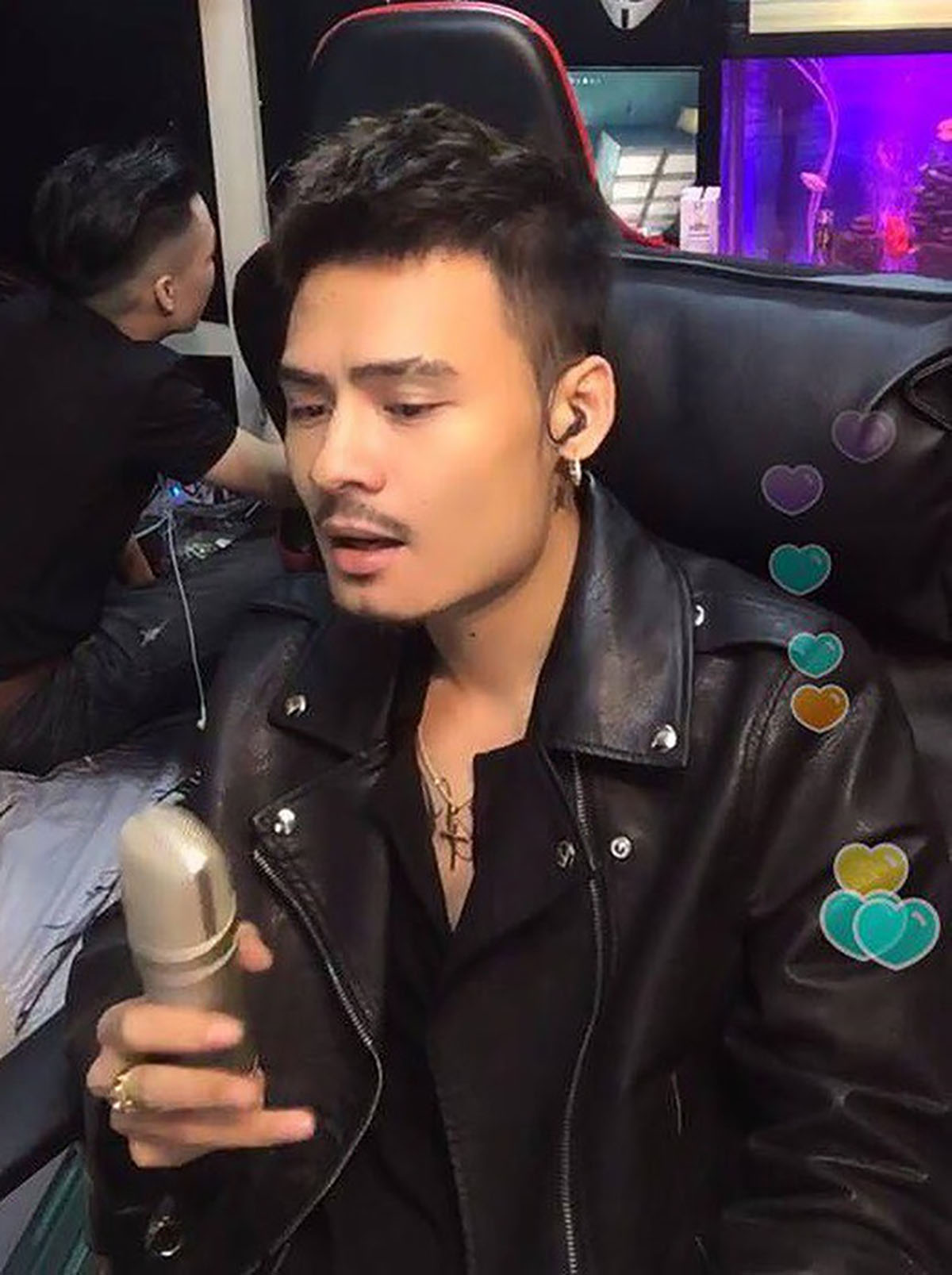 Duy Mạnh nói về hiện tượng Hoa Vinh: 'Cũng vì kiếm tiền'