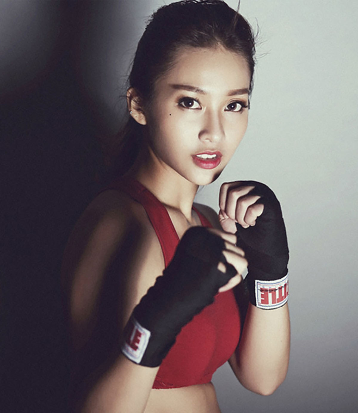 Hot girl Khả Ngân: 'Tôi đẹp, người ta mời gì thì làm đó'