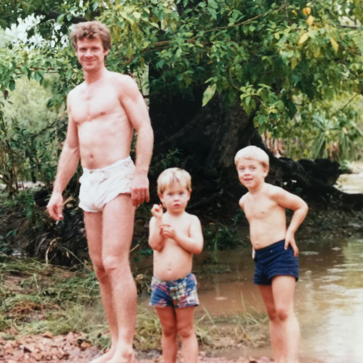 Những điều bạn chưa biết về gia đình nổi tiếng tài năng của 'Thần Sấm Thor' Chris Hemsworth