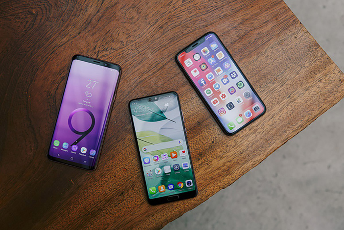 Huawei P20 Pro, Galaxy S9+ và iPhone X: theo bạn đâu là smartphone đẹp nhất?