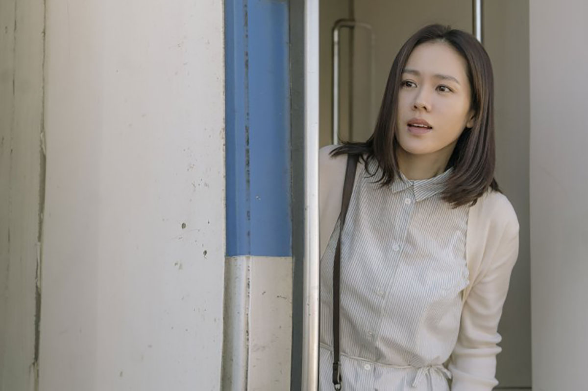 So Ji Sub và Son Ye Jin đã 'ăn diện' như thế nào trong Và Em Sẽ Đến (Be With You)