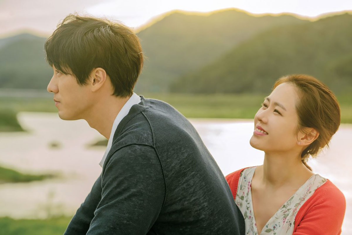 So Ji Sub và Son Ye Jin đã 'ăn diện' như thế nào trong Và Em Sẽ Đến (Be With You)