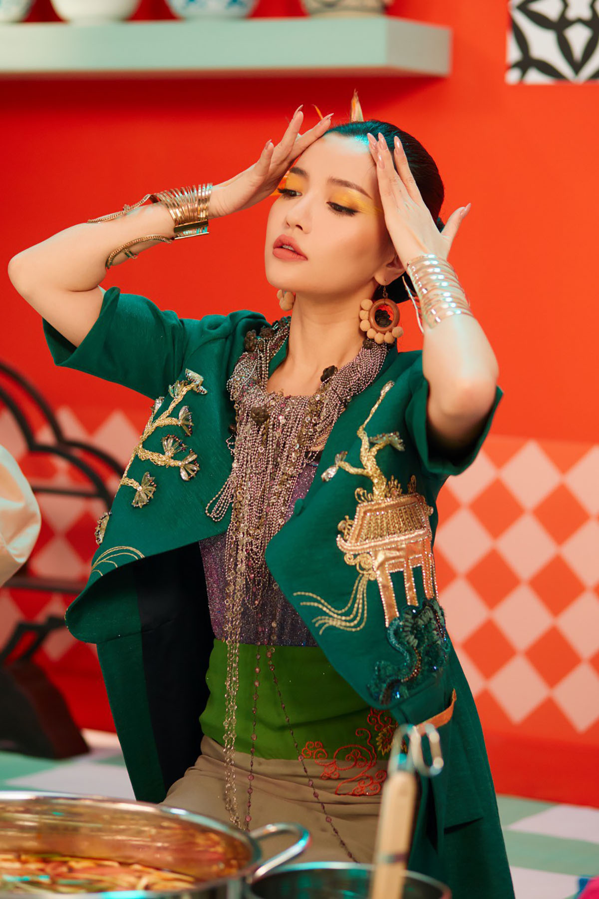 Chiến lược trở lại cùng Sơn Tùng M-TP của Bích Phương: Thay vì 'né' rồi ngồi 'chờ thời' thì chủ động trực tiếp đối đầu