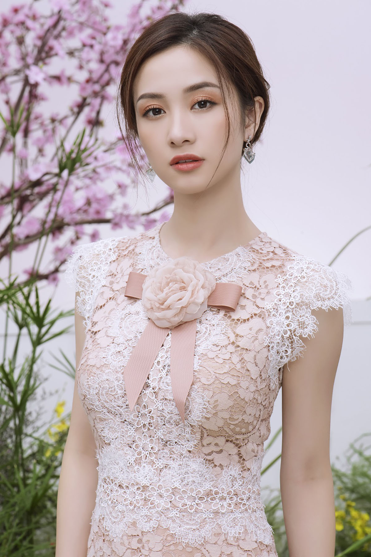 Jun Vũ đẹp mong manh, nhìn mãi không chán trong bộ ảnh mới