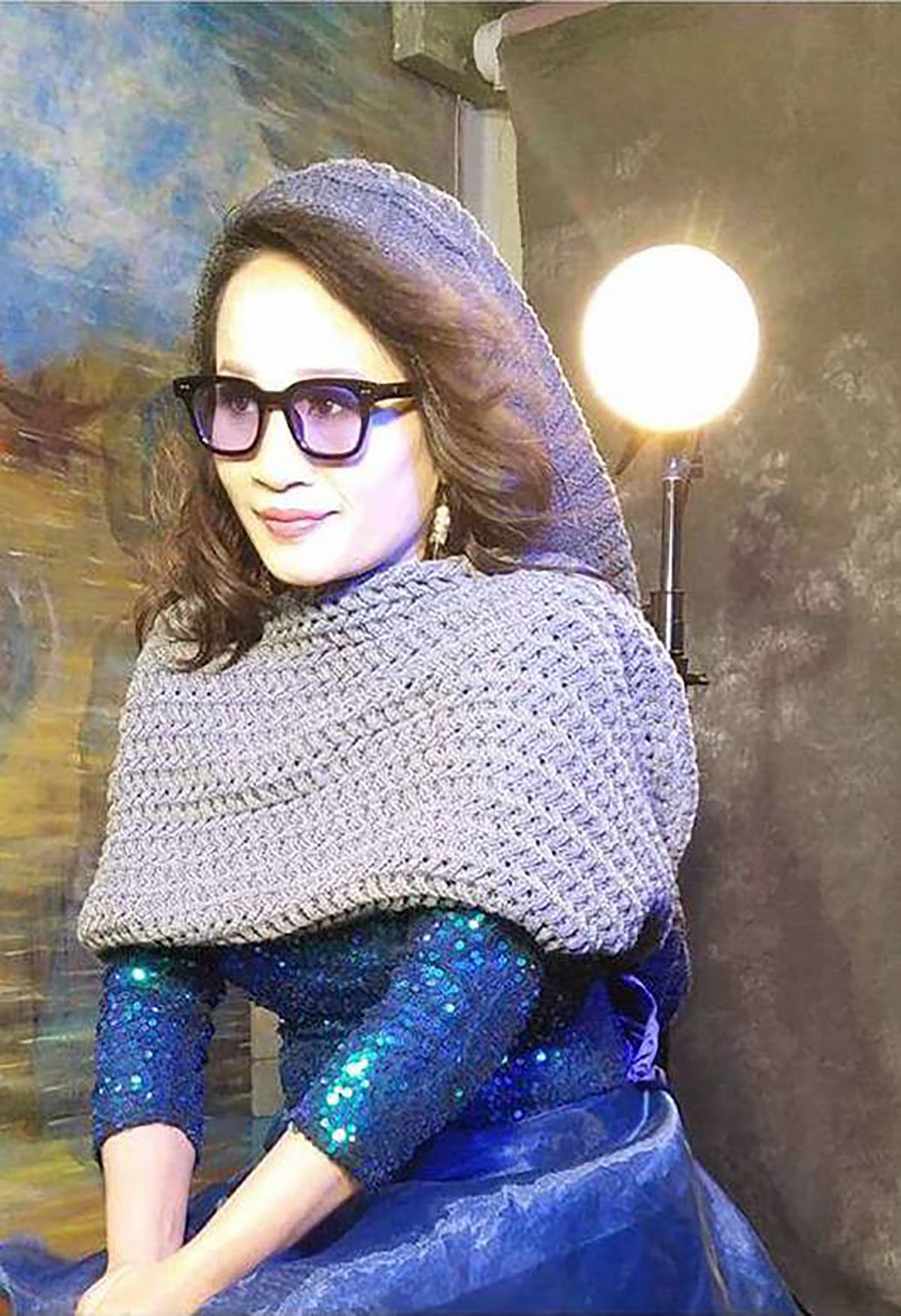 Lê Thị Dần 'Thách thức danh hài' lột xác ngoạn mục, lấn sân showbiz