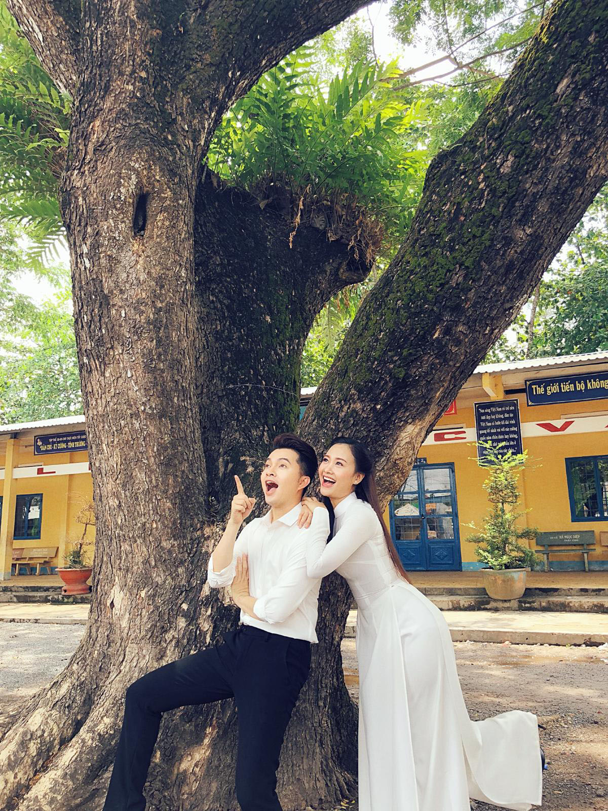 Ra MV Bolero 'Tuổi Học Trò', Nam Cường - Hà Thuý Anh là cặp đôi mới của showbiz Việt