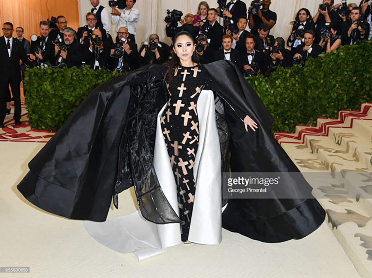 Váy của Lý Quí Khánh xuất hiện trên thảm đỏ Met Gala