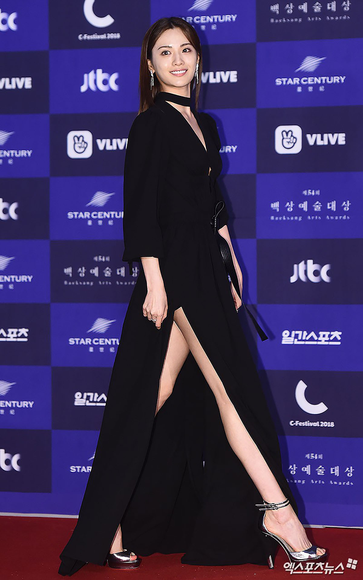 Thảm đỏ Baeksang 2018: 'Chị đẹp' Son Ye Jin, Jung Hae In cùng loạt sao hạng A sang chảnh trên thảm đỏ