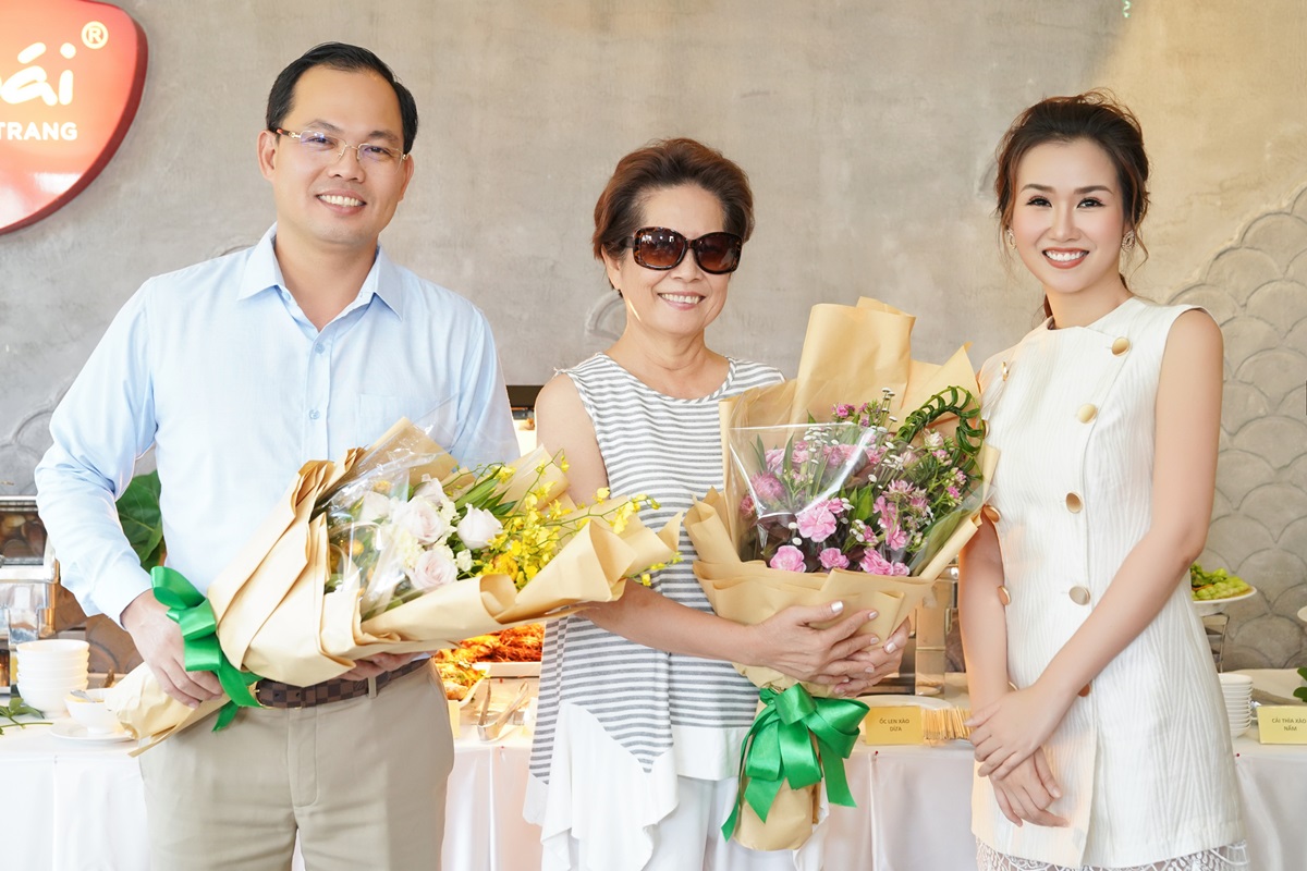 Võ Hạ Trâm: 'Không đi thi hát để lấy cúp quán quân'