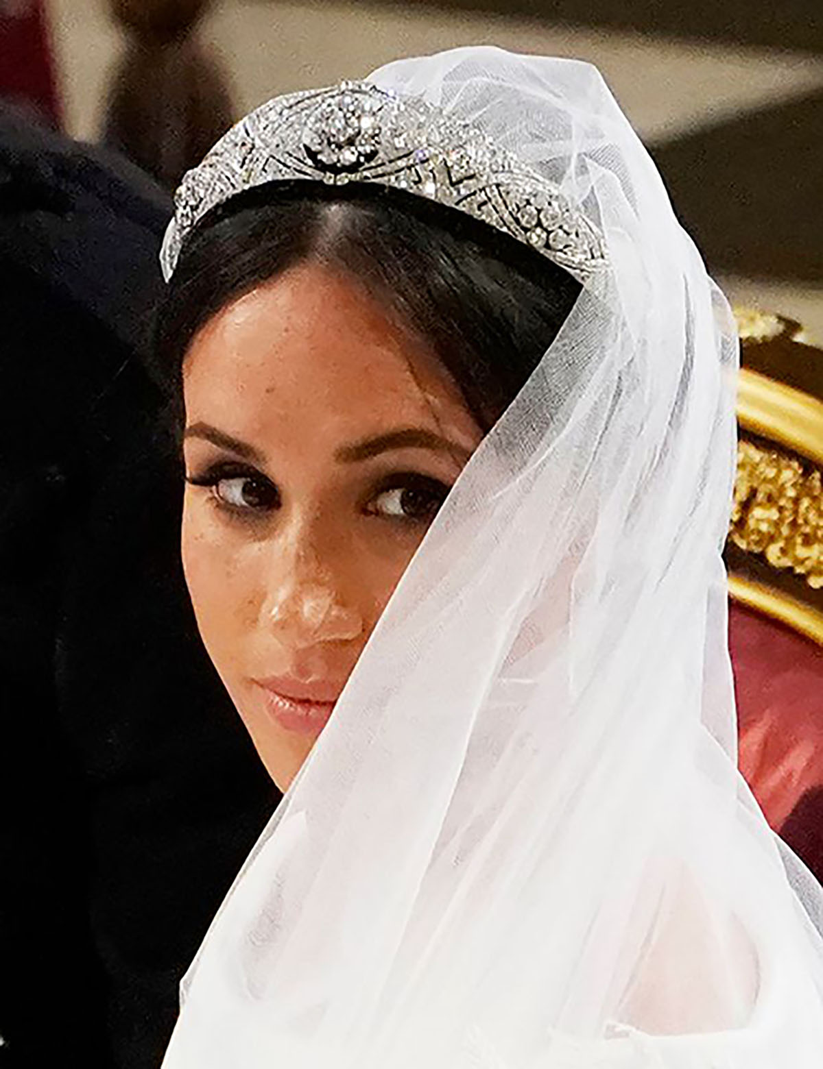 Vì sao Công Nương Meghan diện lại đồ cũ trong đám cưới thế kỷ?