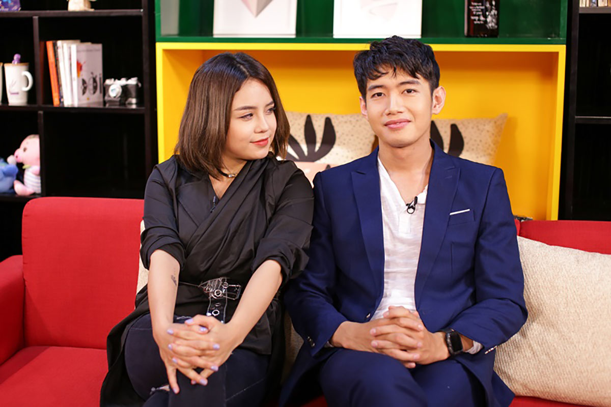 Thái Trinh làm nũng với người yêu Quang Đăng khi quay show truyền hình