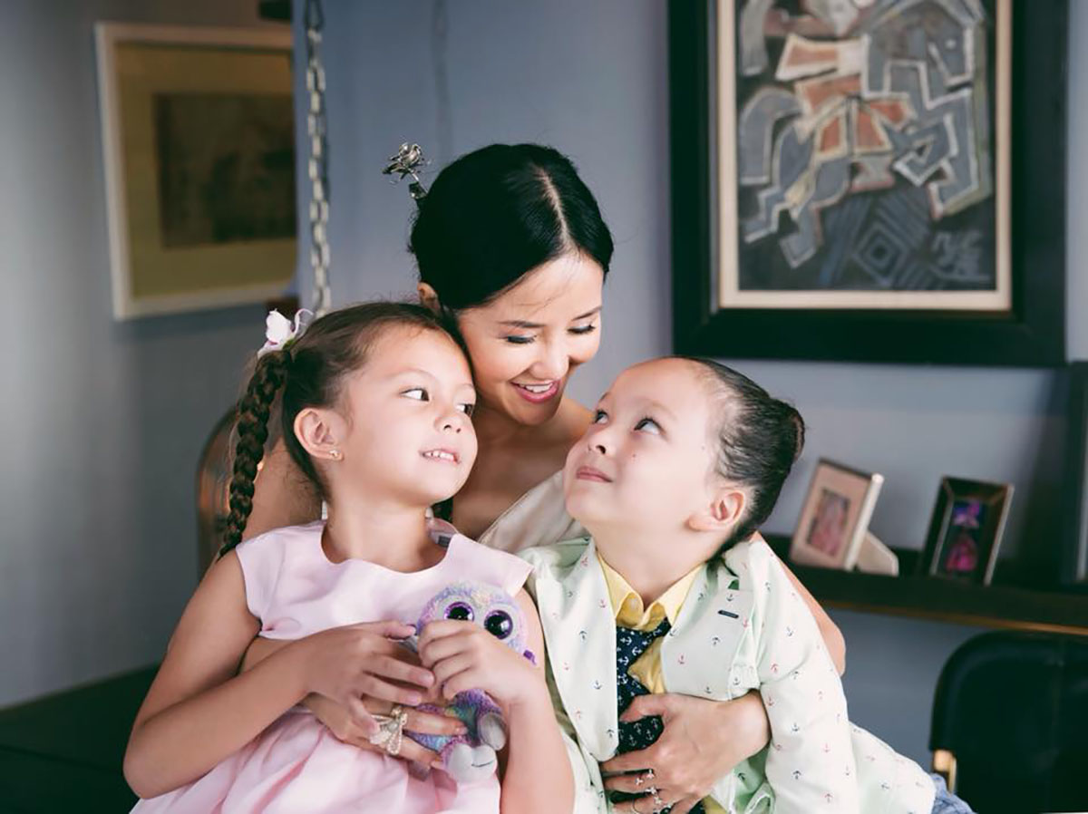 Diva Hồng Nhung thông báo chuyện ly hôn, chính thức thành mẹ đơn thân 