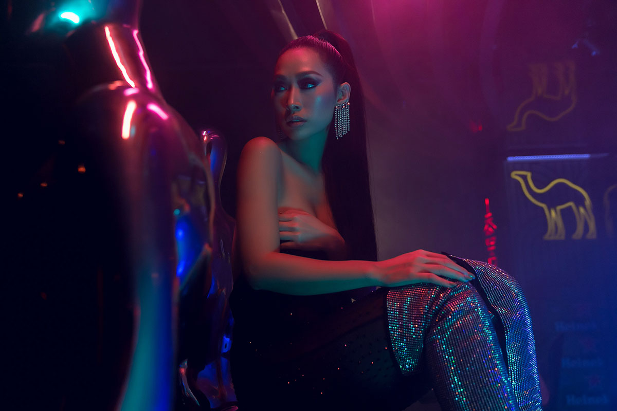 Siêu mẫu Quỳnh Thy nude táo bạo trong teaser MV đầu tiên lấn sân làng nhạc Việt