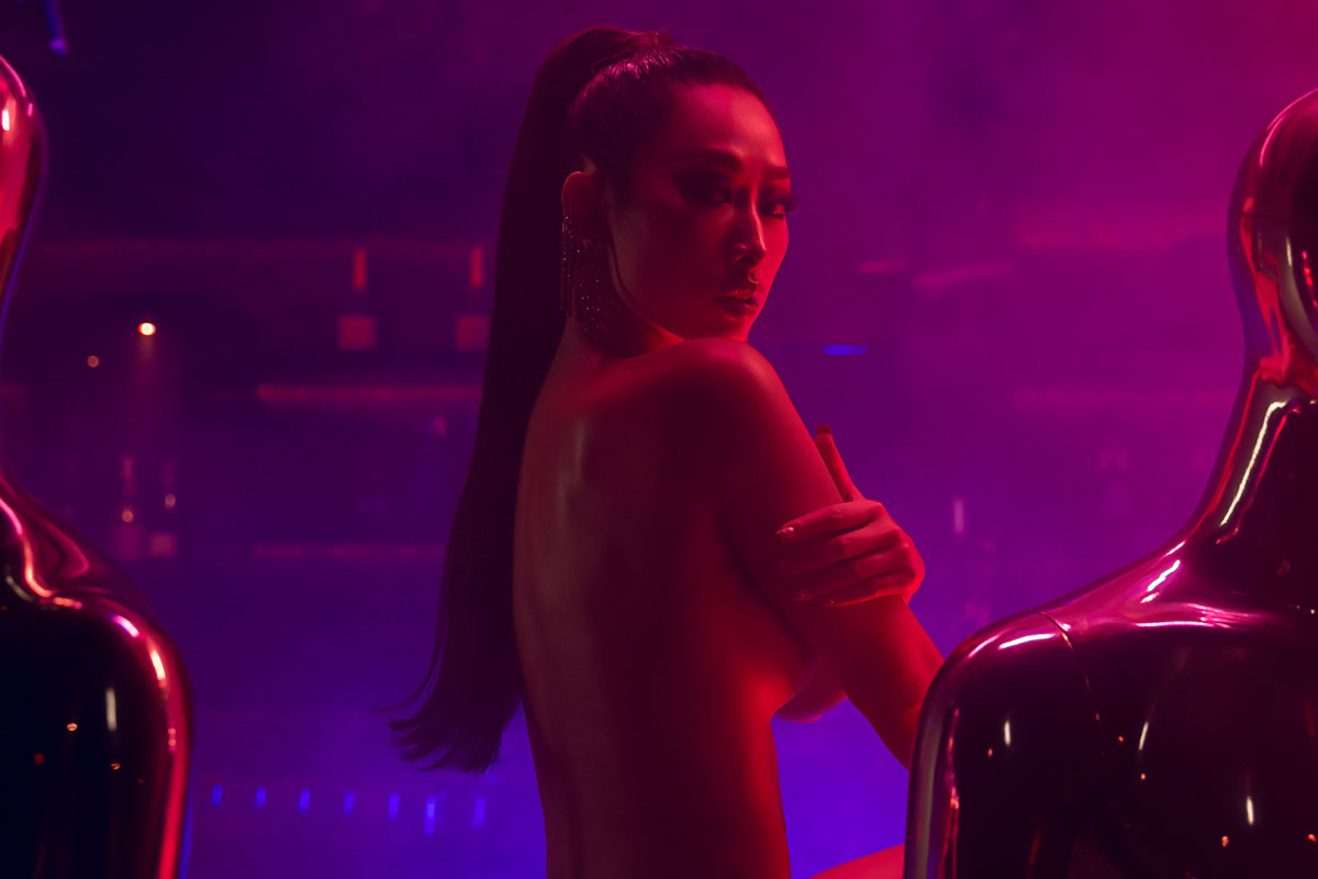 Siêu mẫu Quỳnh Thy nude táo bạo trong teaser MV đầu tiên lấn sân làng nhạc Việt
