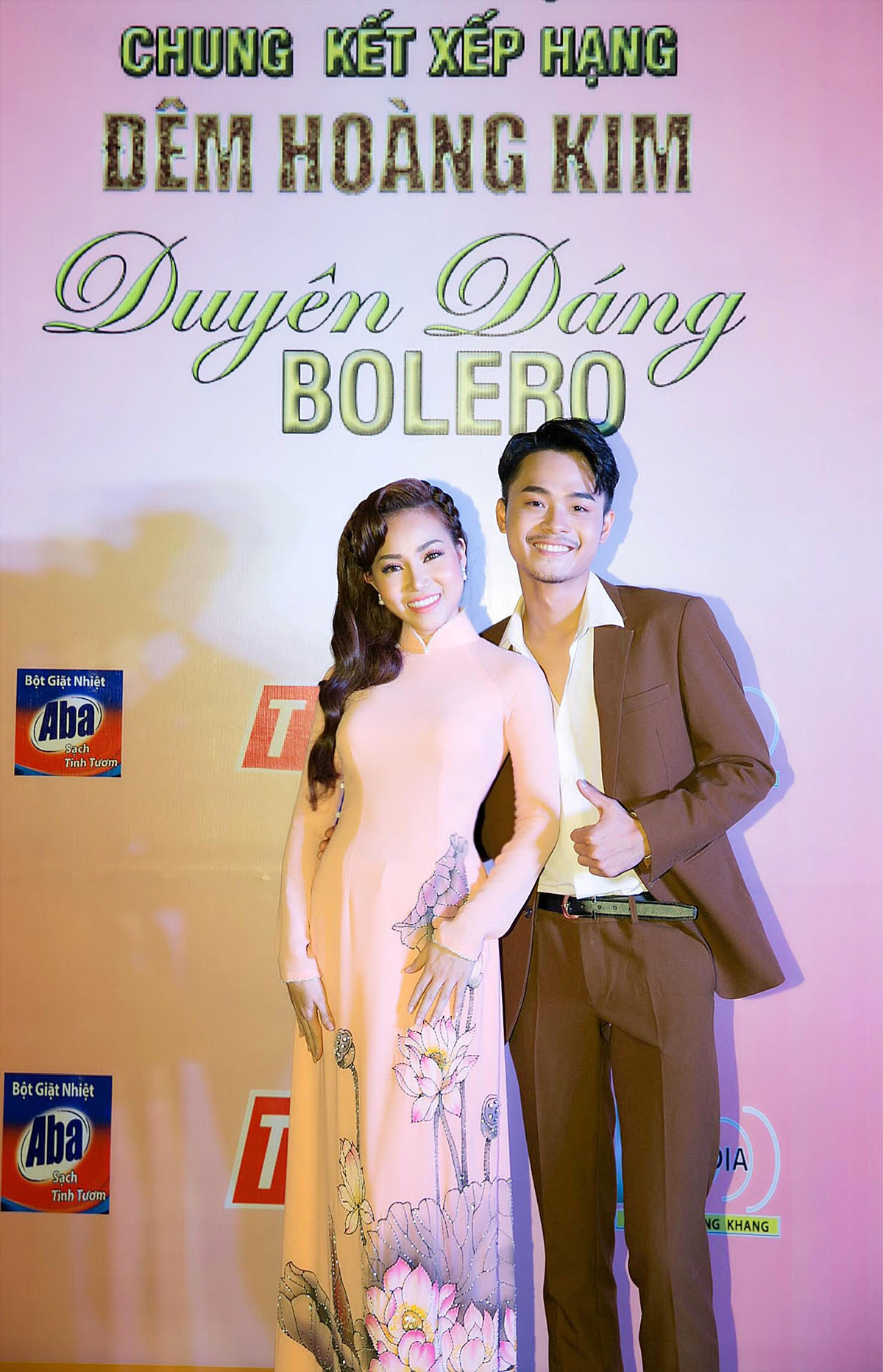 Bích Ly diện đến 2 bộ áo dài với thiết kế đặc biệt trong chung kết 'Duyên dáng Bolero 2018' 