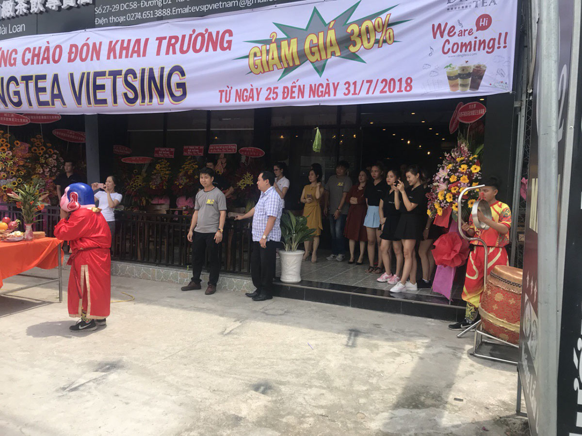 Sau ngày khai trương hoành tráng tại TP.HCM, Ding Tea liên tiếp 'đổ bộ' về Bình Dương và Đồng Nai