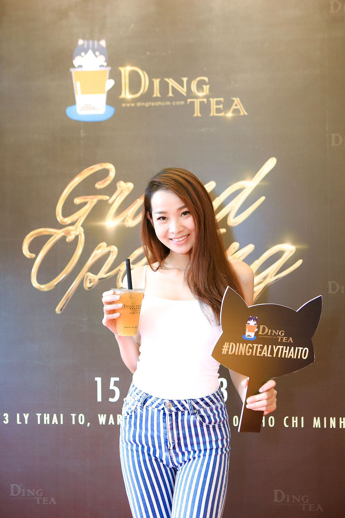 Hồ Bích Trâm, Hà Thuý Anh, Quang Trung, Quốc Khánh quẩy tưng bừng trong buổi khai trương Ding Tea