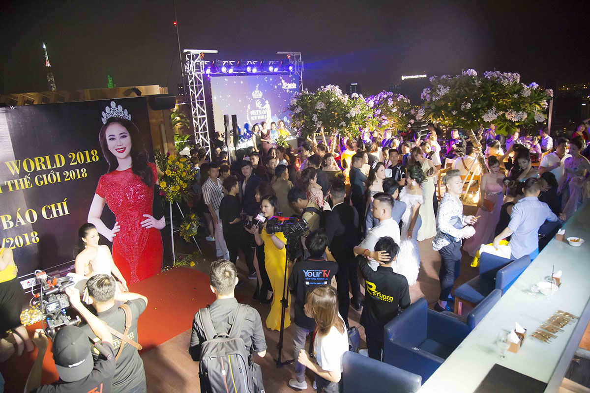 Bằng Kiều, Jennifer Phạm và dàn sao khủng 'đội mưa' mừng Hoa hậu Mỹ Vân ra mắt 'Ms. Vietnam New World 2018'