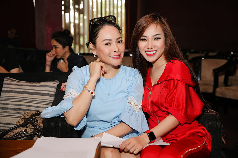 Quang Hà, Quý Bình, Thanh Thức quên ăn trưa cùng Bích Ly tập luyện chuẩn bị cho mini liveshow