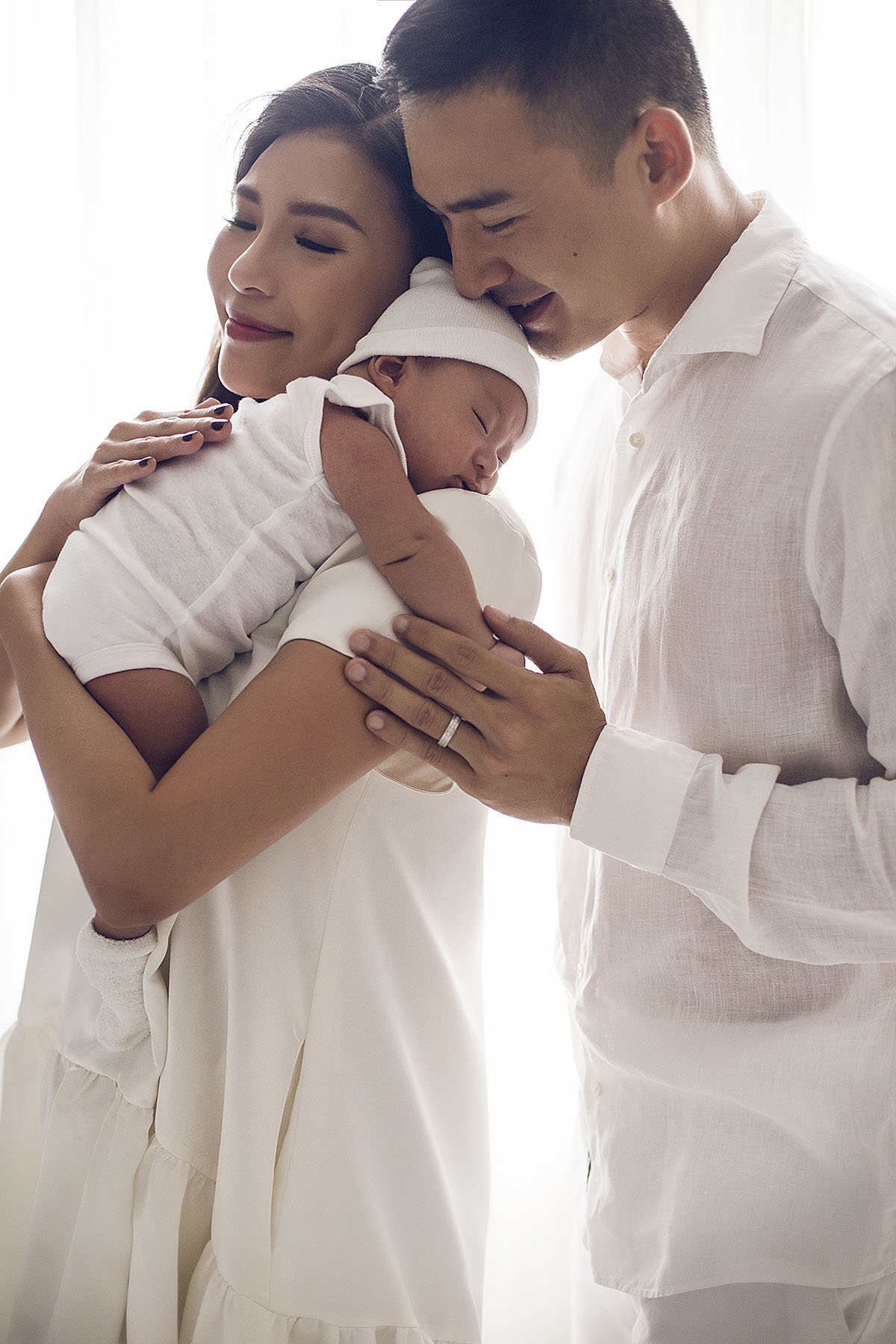 Xuýt xoa trước hình ảnh quý tử đầu lòng nhà Lương Thế Thành - Thuý Diễm