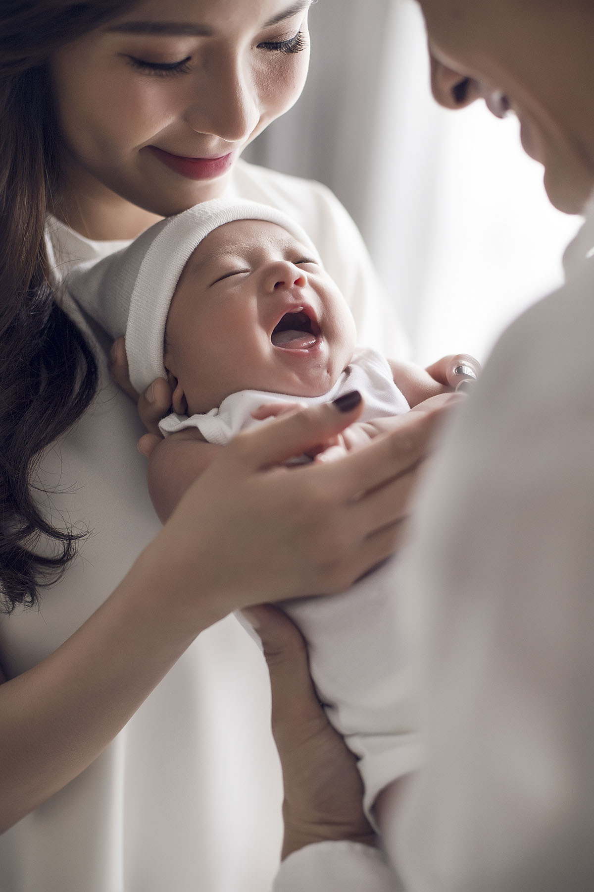 Xuýt xoa trước hình ảnh quý tử đầu lòng nhà Lương Thế Thành - Thuý Diễm