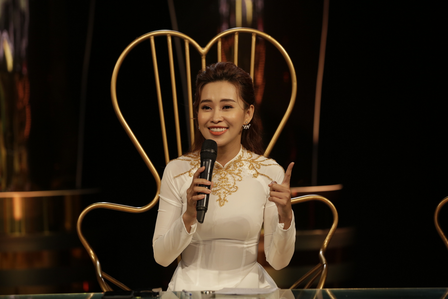 MC Phương Hiếu từng bị chê mặc đồ quê mùa trong lần đầu tiên đi xin việc
