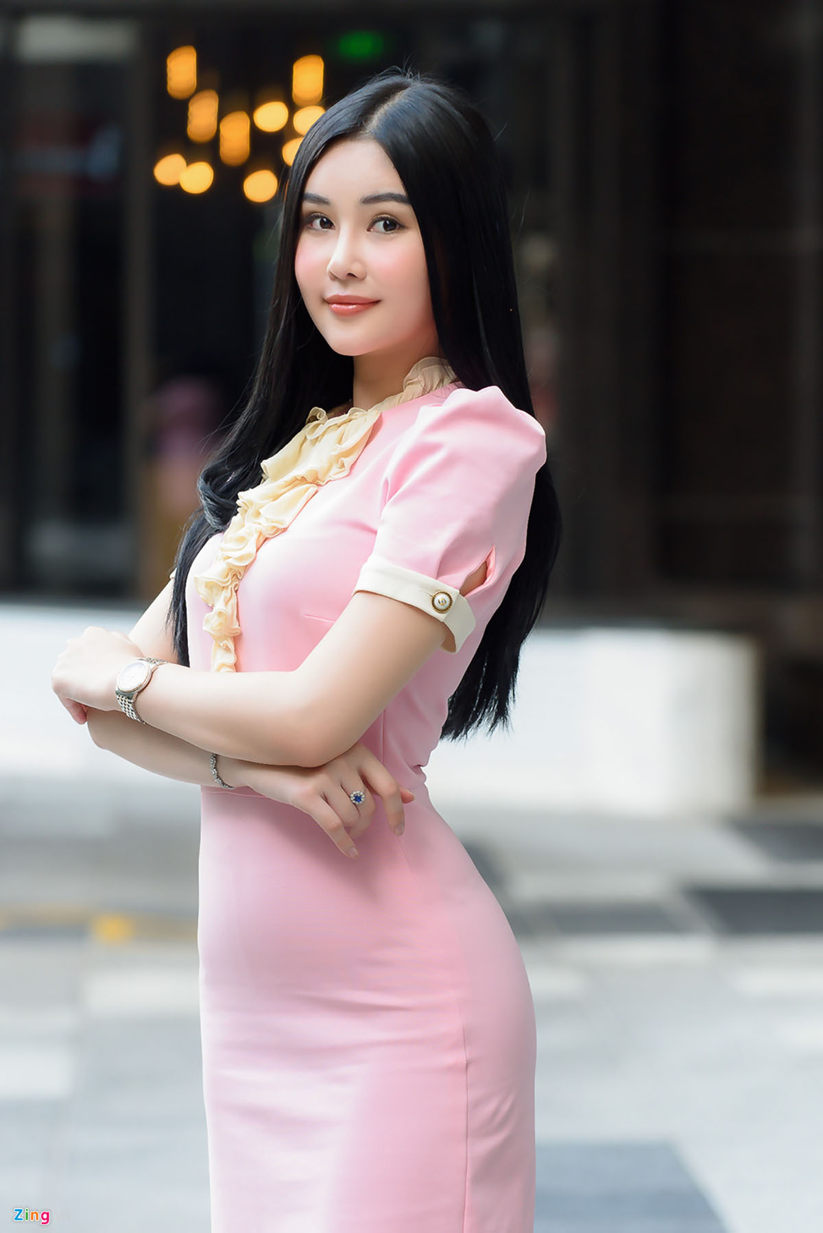 "Tôi vẫn còn thiếu tự tin khi ghi hình nên luyện tập nói trước gương mỗi ngày".