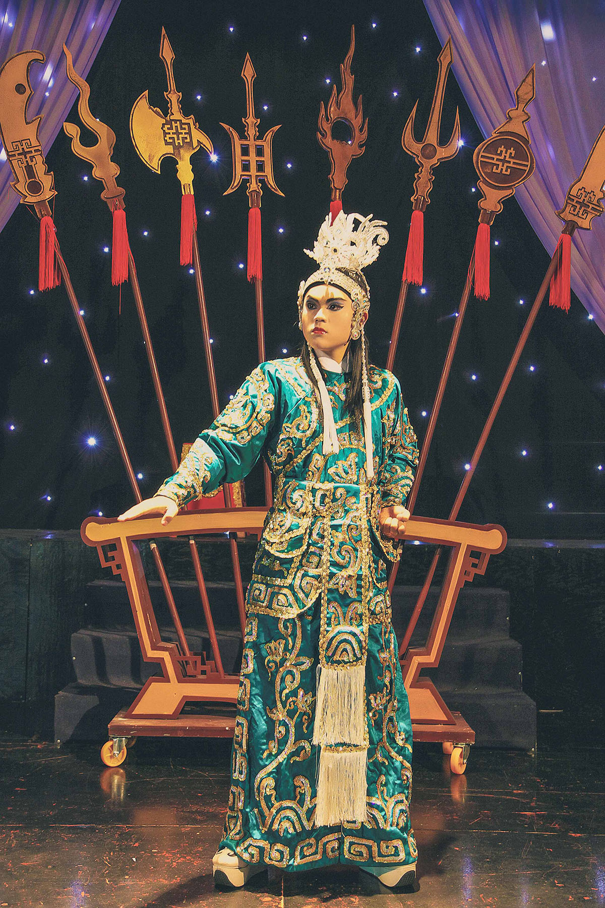 Hotboy Quang Anh biến hoá thành Linh Phụng trong phim ‘Song Lang’