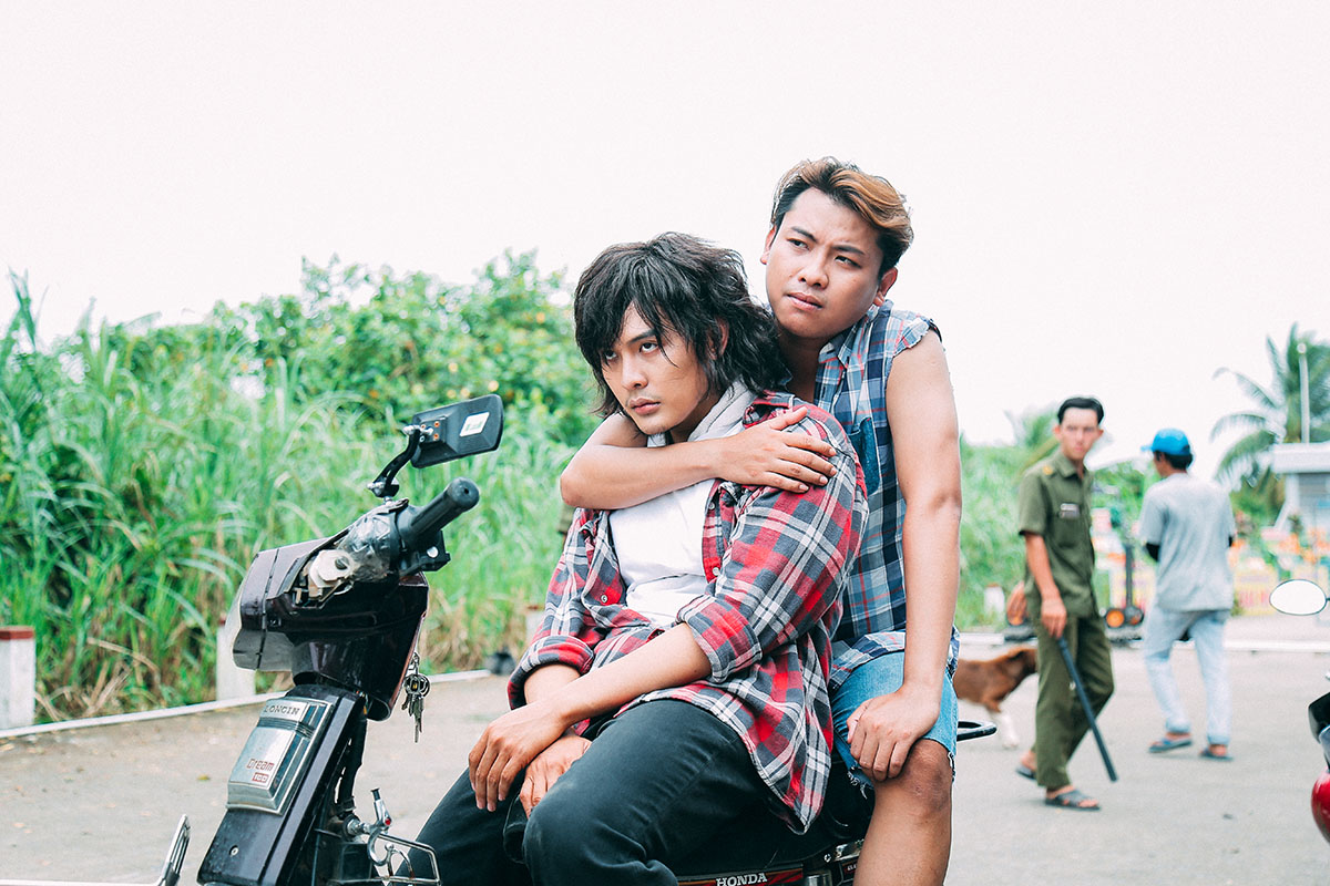 Hé lộ những hình ảnh đầu tiên đầy lam lũ và kịch tính của webdrama ‘Tay buôn, buông tay?’