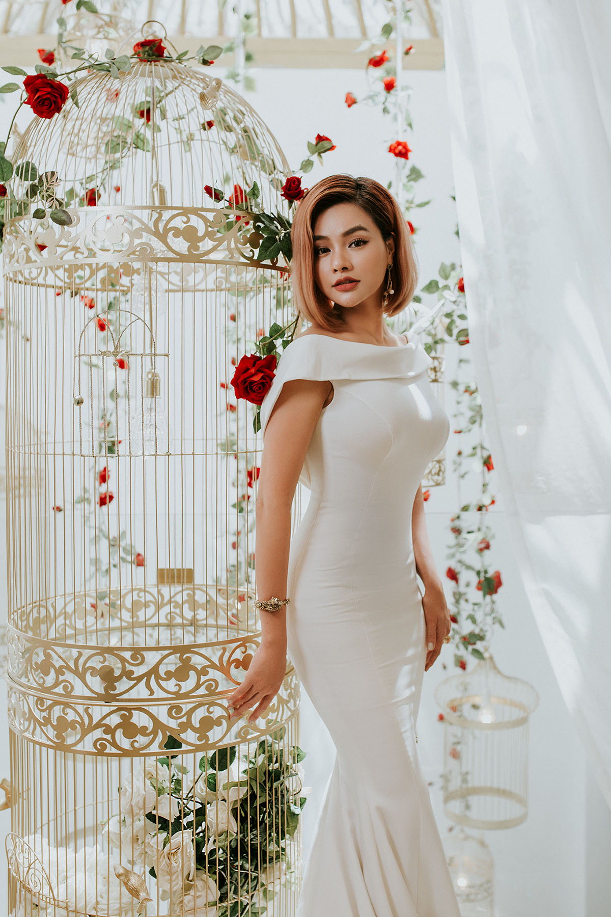 Vũ Thu Phương gợi cảm trong không gian 'tổ Phượng Hoàng' sắp khai trương