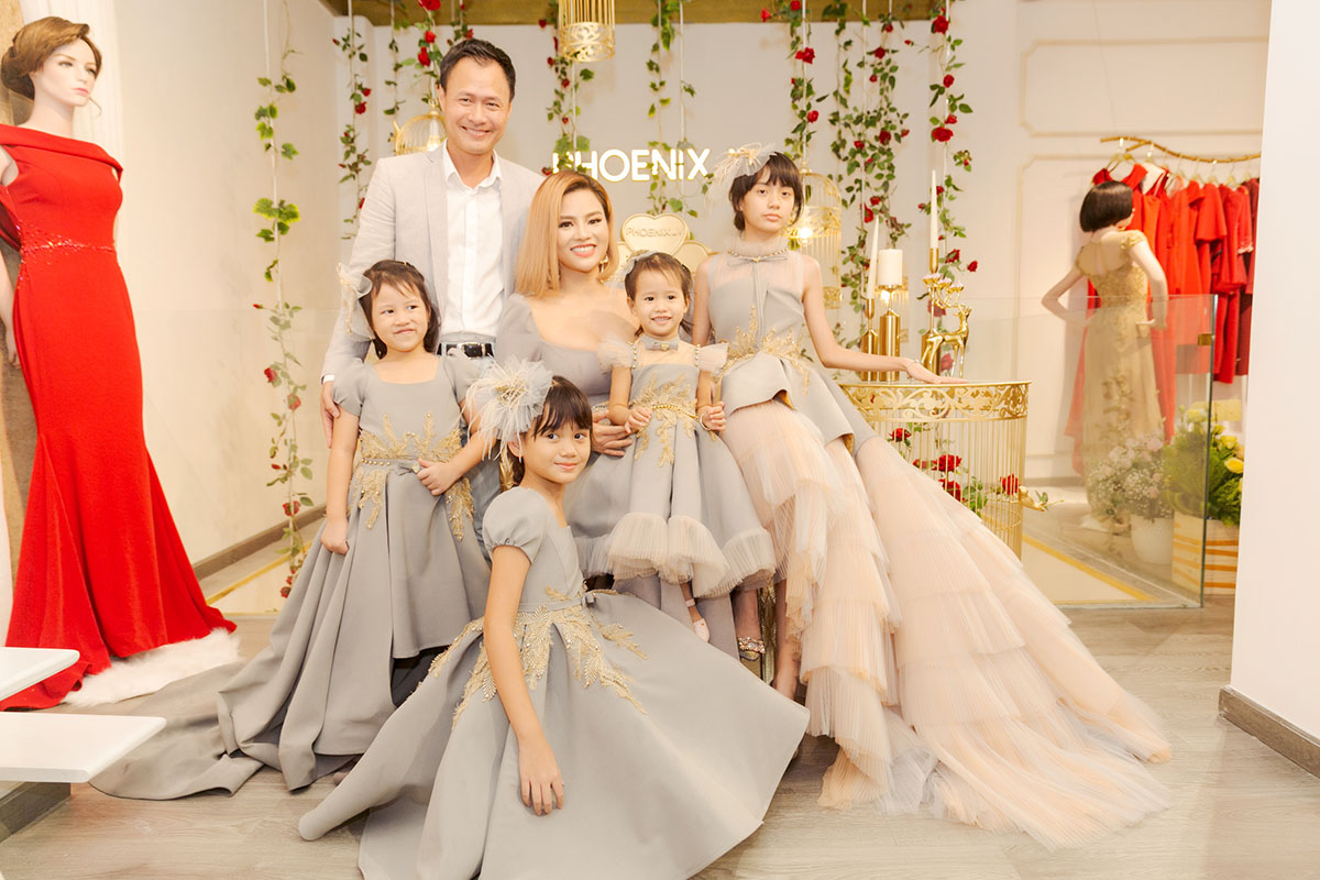 Vũ Thu Phương hạnh phúc viên mãn với chồng tài giỏi và 4 công chúa nhỏ thông minh