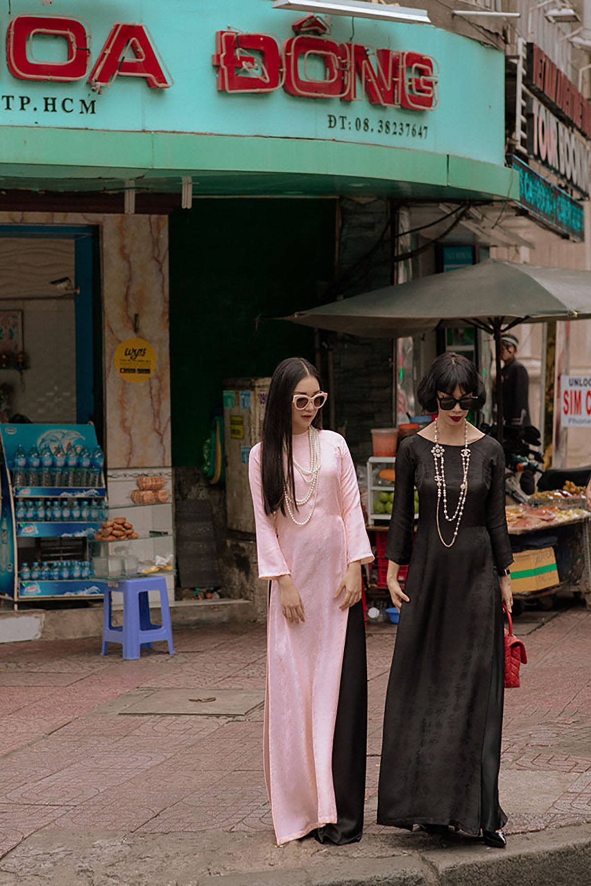 Nàng thơ xứ Huế Ngọc Trân được siêu mẫu Xuân Lan về dạy catwalk ngay tại tiệm áo dài