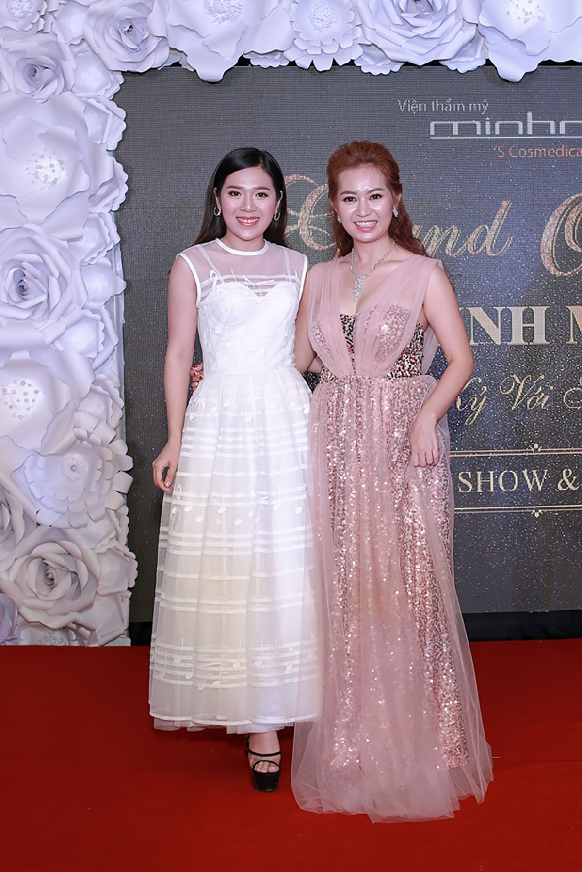 Hà Thuý Anh, Kiều Oanh chúc mừng NTK Minh Mỹ khai trương Viện thẩm mỹ chuẩn 5 sao