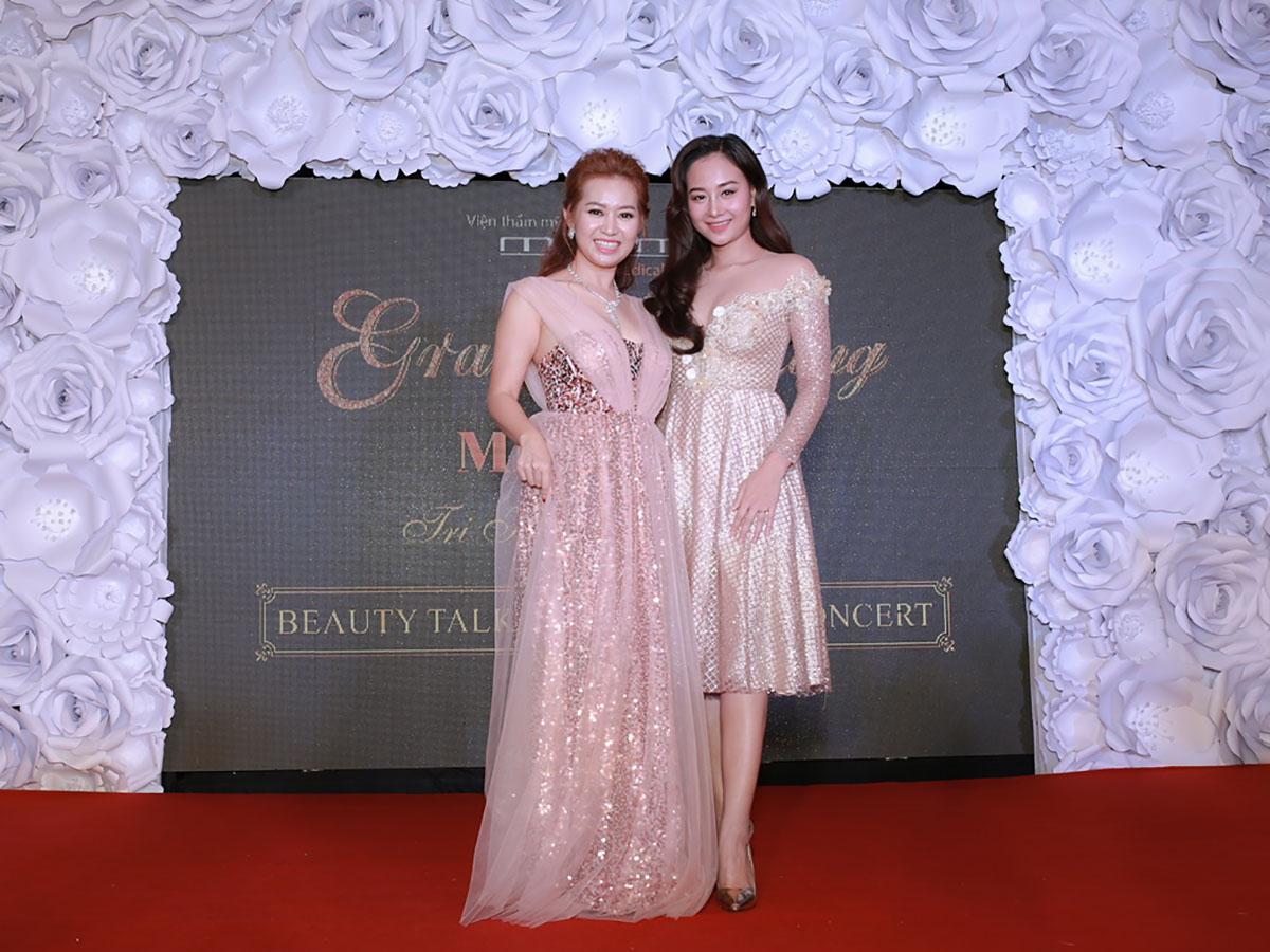 Hà Thuý Anh, Kiều Oanh chúc mừng NTK Minh Mỹ khai trương Viện thẩm mỹ chuẩn 5 sao