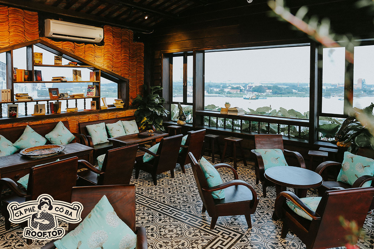 Hoàng Yến Chibi phát cuồng vì không gian view sông Sài Gòn của Cô Ba Rooftop