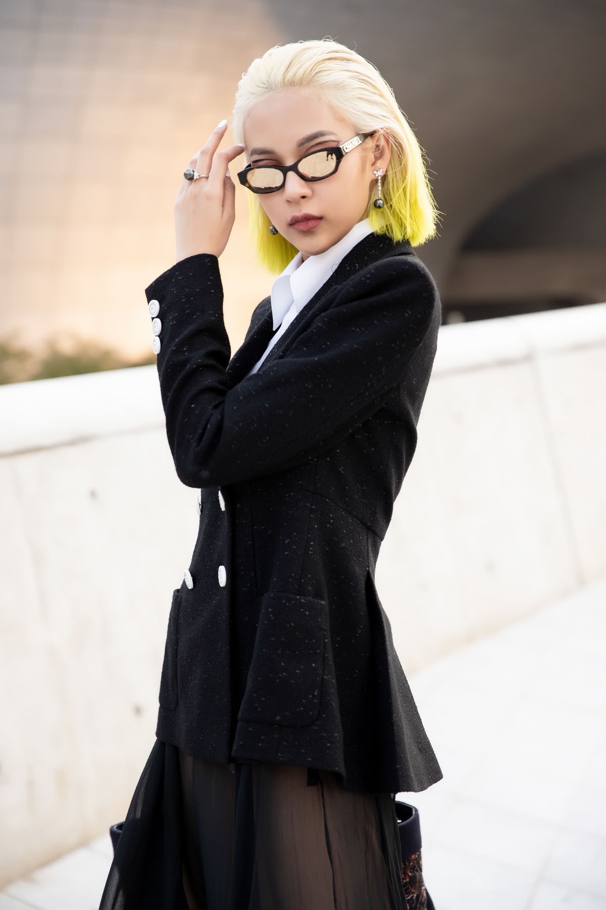 Phí Phương Anh 'phá đảo' Seoul Fashion Week với tóc ombre vàng chanh