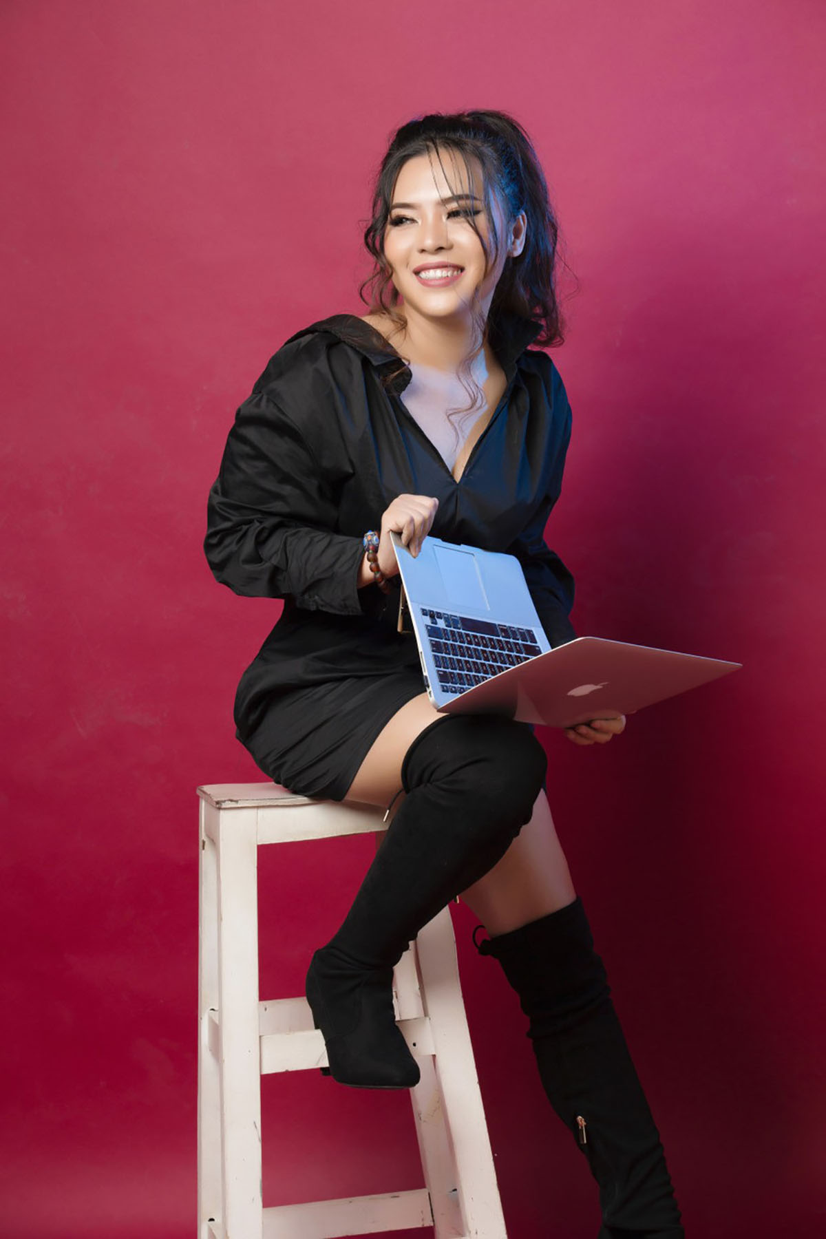 Những điều ít biết về nữ đạo diễn với 'bàn tay ma thuật' đứng sau thành công của 'Người kể chuyện tình'