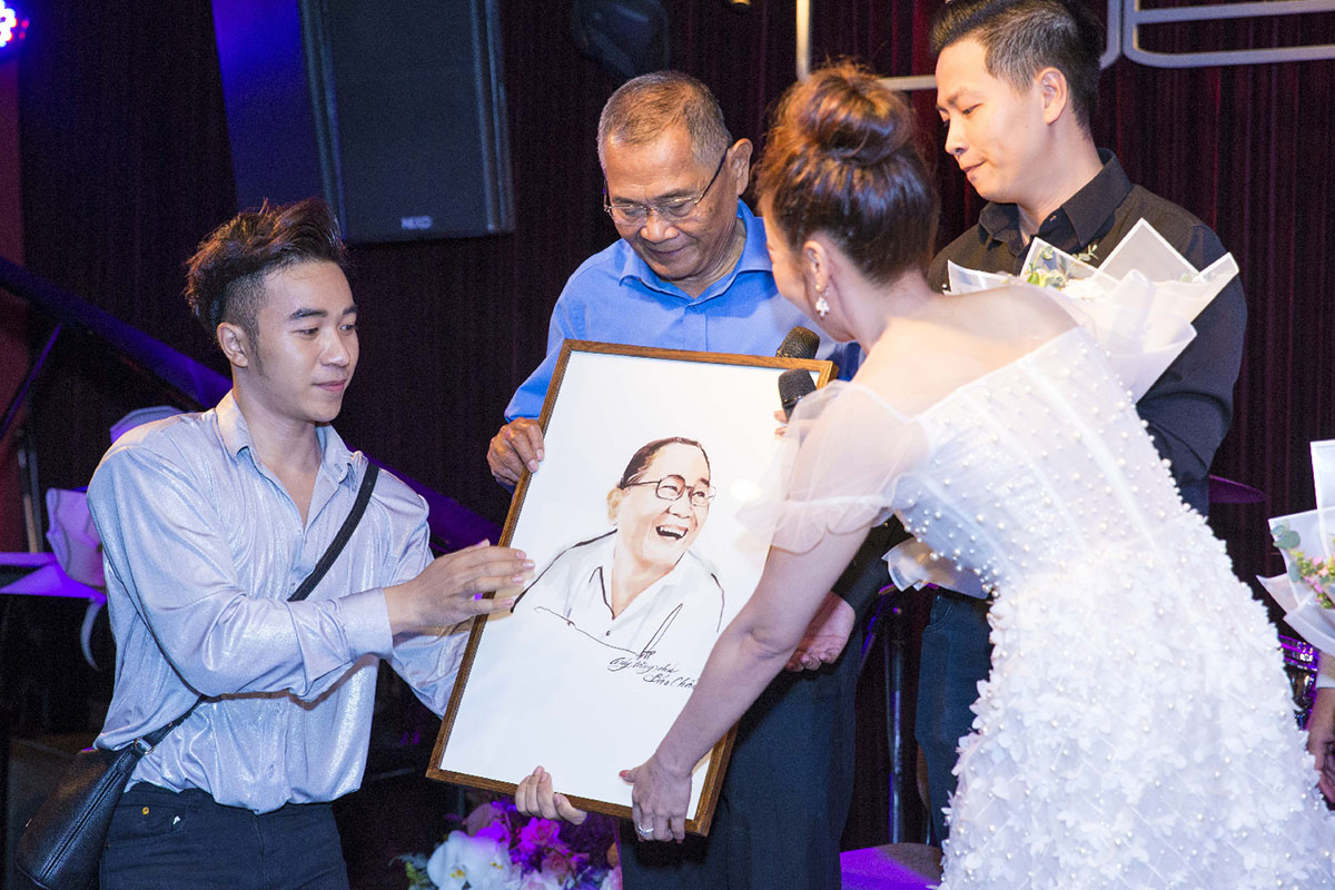 Hơn 10 tháng âm thầm chuẩn bị, Nguyễn Hải Yến xúc động ngày ra mắt album Vol.4 'Nguyễn Hải Yến & Những tình khúc Bảo Chấn'