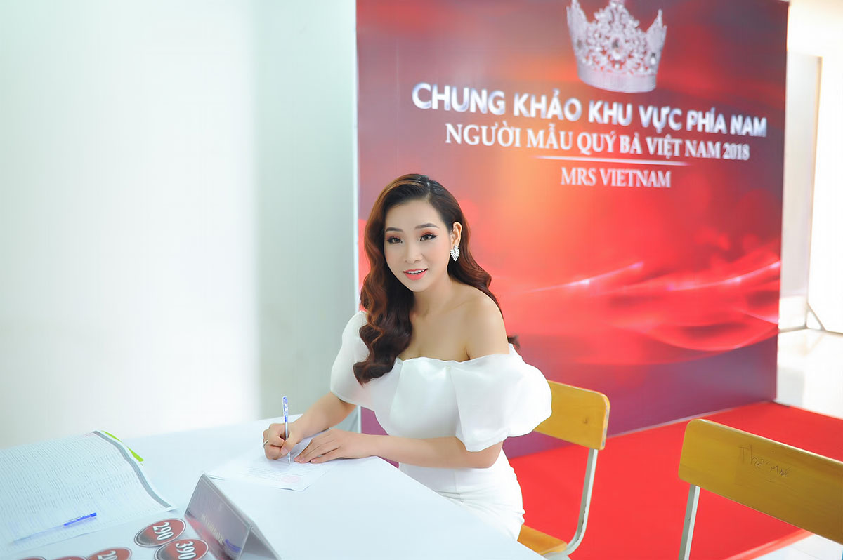 Bà mẹ một con Ngọc Trúc quyết tâm chinh phục vương miện 'Người mẫu Quý bà 2018'
