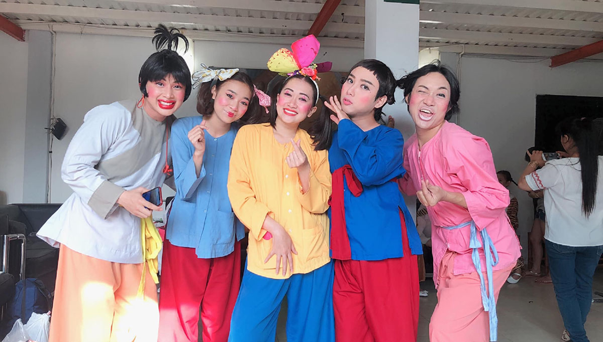 'Gái già' Phương Lan xuất hiện ấn tượng cùng Don Nguyễn trong trailer 'xổ' lô tô về 12 con giáp