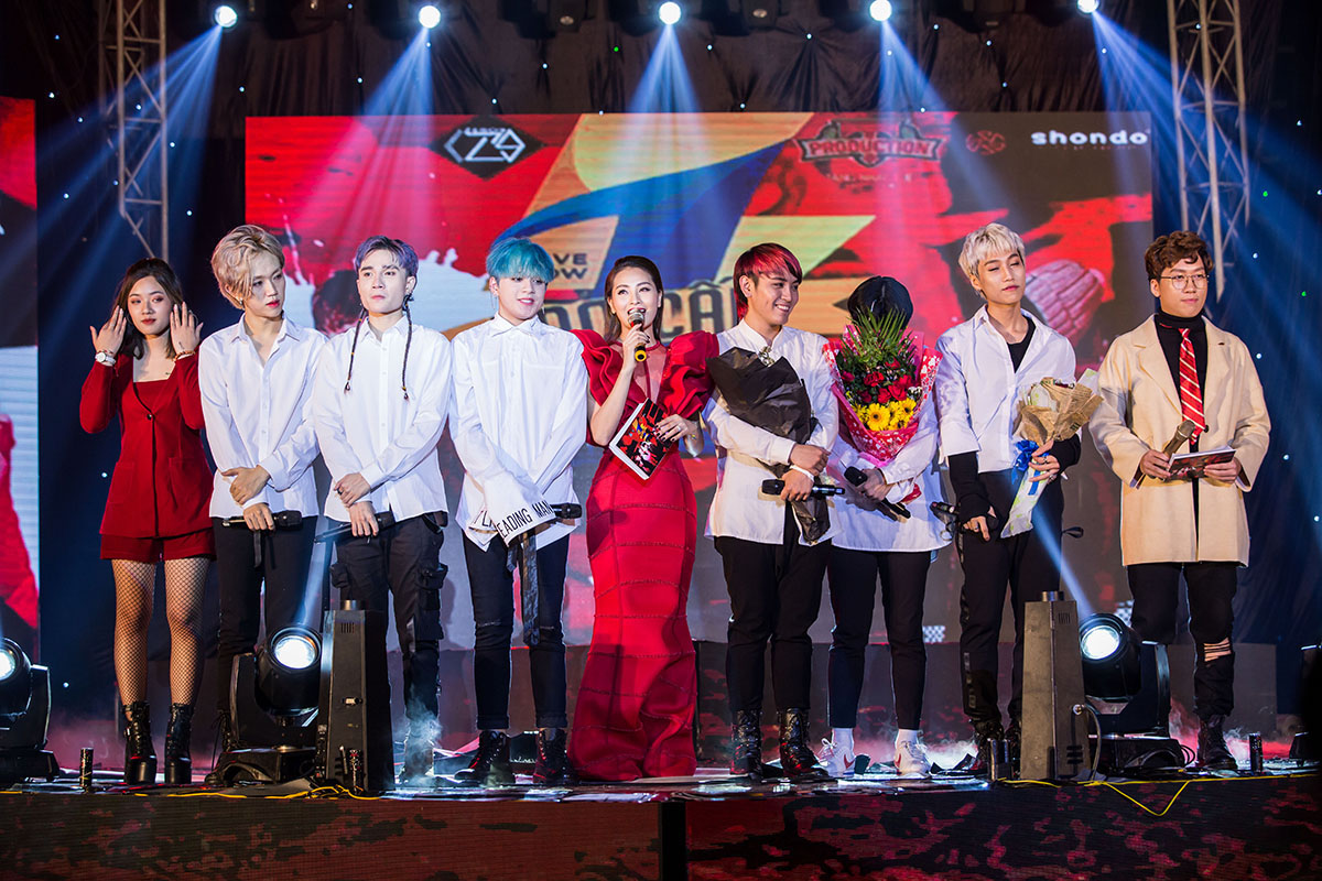 Zero9 rơi nước mắt và cám ơn người hâm mộ trong liveshow đầu tiên