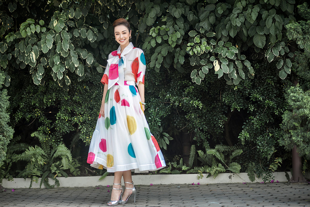 Jennifer Phạm – Giáng My: 'Kẻ tám lạng, người nửa cân' khi mặc chung thiết kế