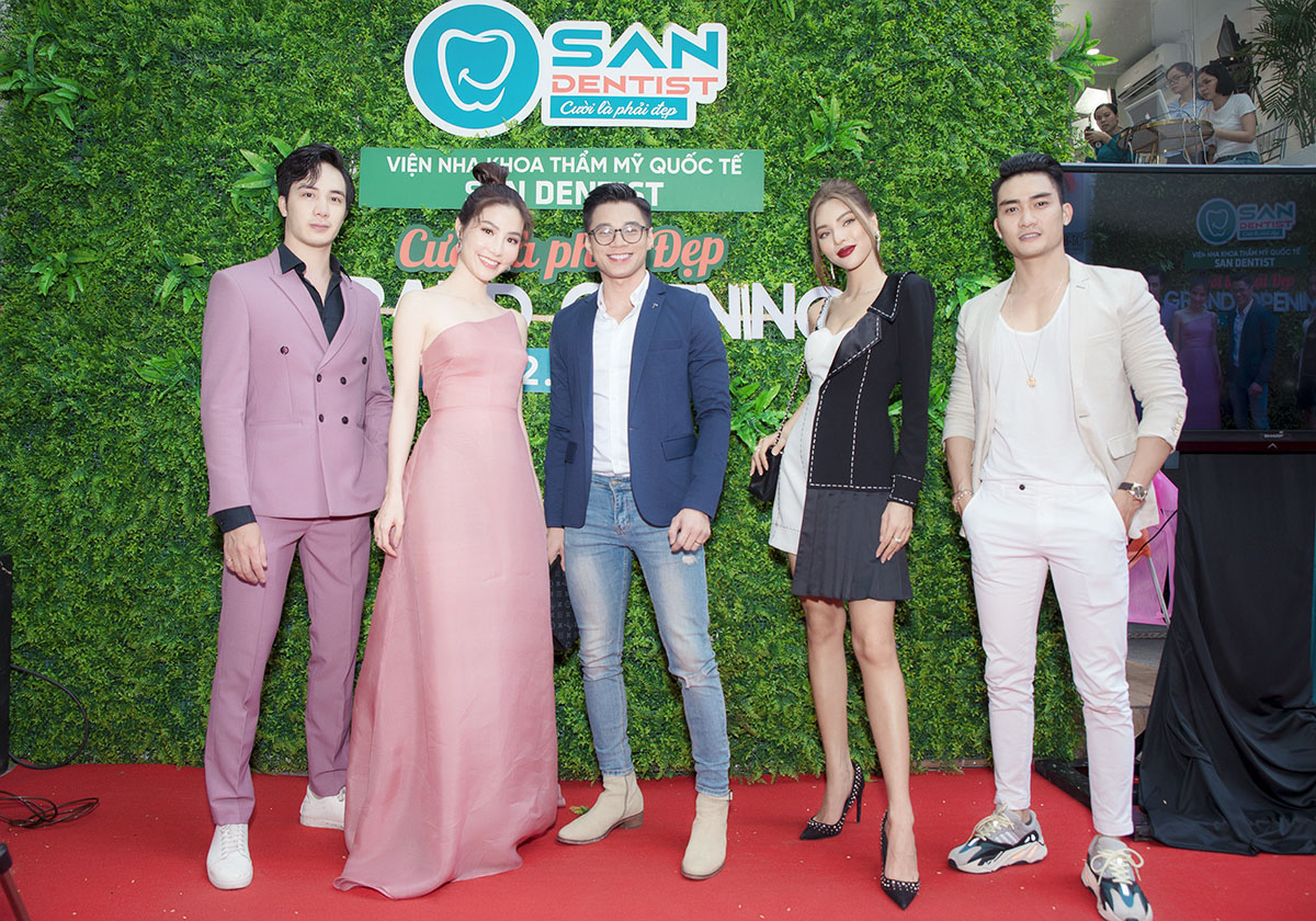 Lan Ngọc, Diễm My xúng xính bên dàn trai xinh gái đẹp tại sự kiện