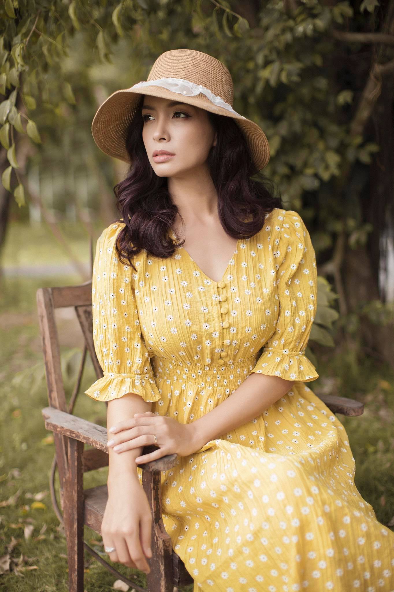 Á hậu Quốc Tế 2015 Thúy Vân làm Host Hoa hậu Bản sắc Việt toàn cầu 2019