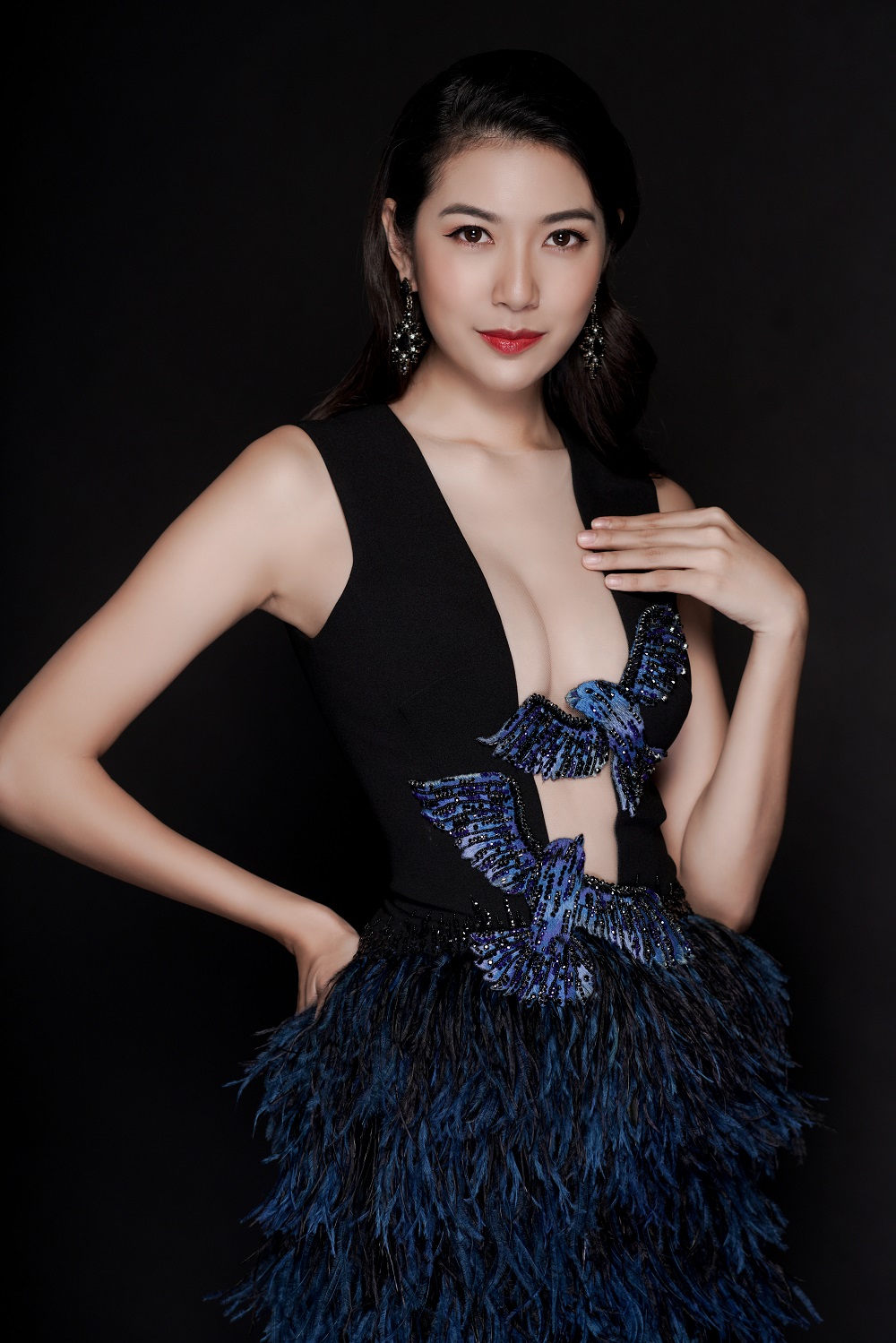 Á hậu Quốc Tế 2015 Thúy Vân làm Host Hoa hậu Bản sắc Việt toàn cầu 2019