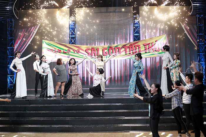 'Lô tô show – Gánh hát ngàn hoa' càng về đích càng xúc động, lấy nước mắt khán giả