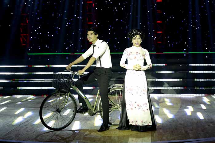 'Lô tô show – Gánh hát ngàn hoa' càng về đích càng xúc động, lấy nước mắt khán giả