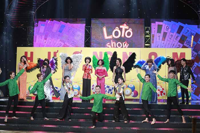 'Lô tô show – Gánh hát ngàn hoa' càng về đích càng xúc động, lấy nước mắt khán giả