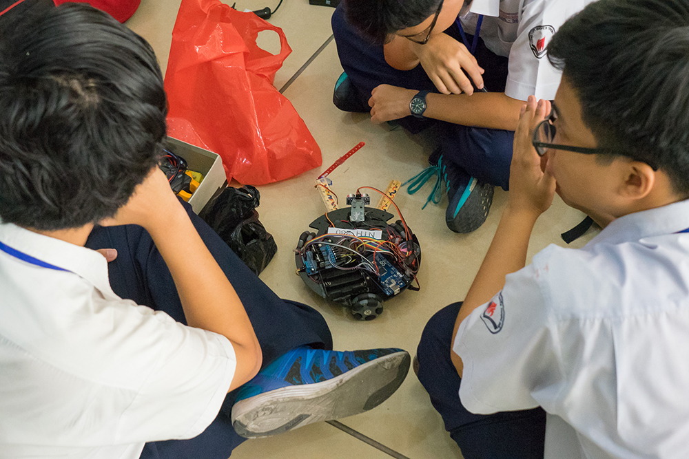Chung kết SRobot 2019: Ngưỡng mộ trước sự sáng tạo của các tài năng trẻ