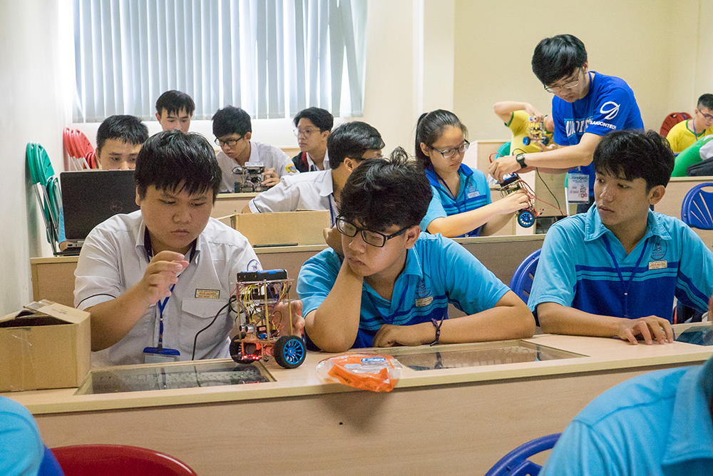Chung kết SRobot 2019: Ngưỡng mộ trước sự sáng tạo của các tài năng trẻ